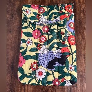 Urban Outfitters Baggu laptop sleeve